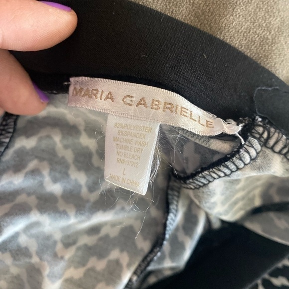 Maria Gabrielle, large, black, and white stripped skirt midi - Picture 3 of 3